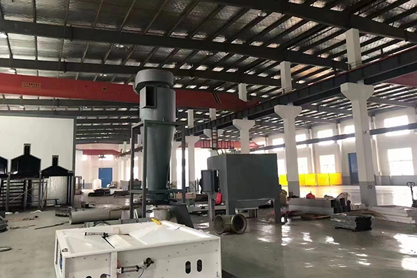 項目工程忙 環保型噴塑流水線設備有序安裝中 項目工程忙 環保型噴塑流水線設備有序安裝中