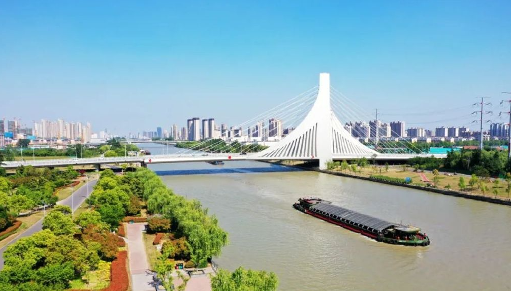 淮安新征程:新月涂裝噴塑設備安裝初步進行中! 淮安新征程:新月涂裝噴塑設備安裝初步進行中!